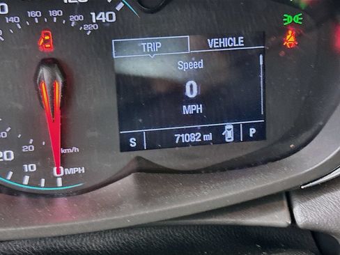 Used 2020 Chevrolet Trax LT w/ LT Convenience Package AWD/4WD image 12