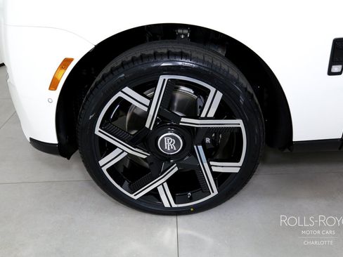 Used 2026 Rolls-Royce Cullinan AWD/4WD image 42