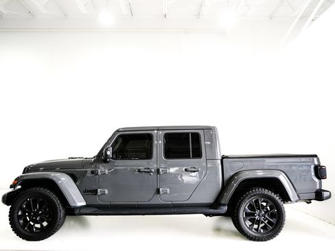 Certified 2023 Jeep Gladiator Overland AWD/4WD image 5