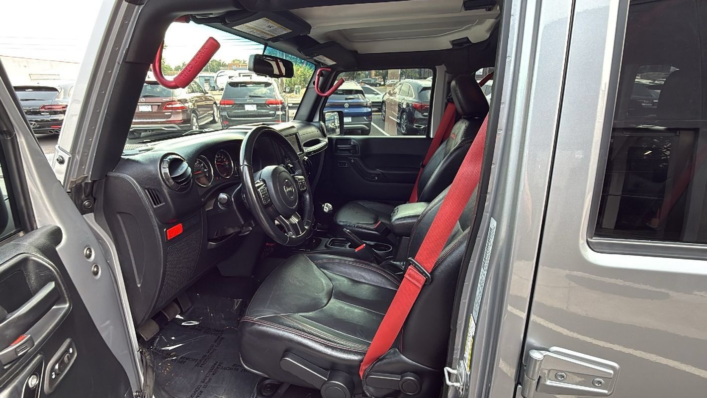 Used 2017 Jeep Wrangler Unlimited Rubicon AWD/4WD image 10