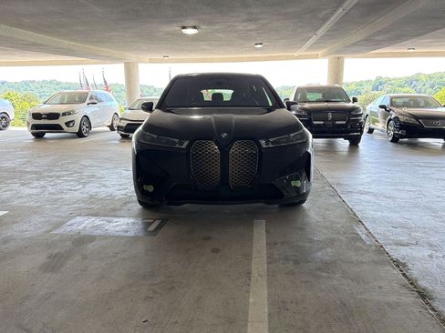 Used 2023 BMW iX xDrive50 w/ Premium Package image 3