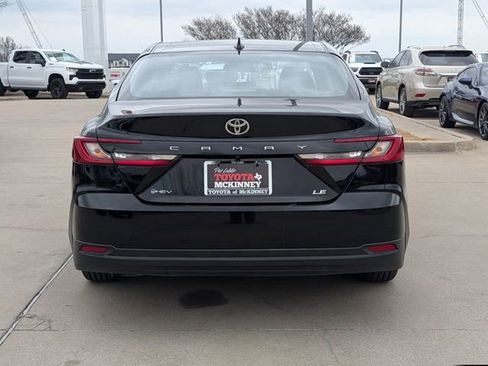 Used 2025 Toyota Camry LE image 7