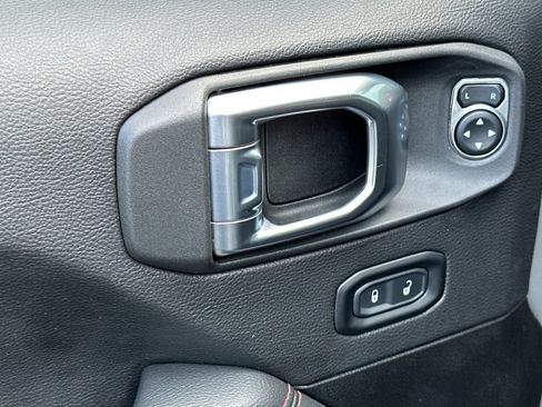 Used 2022 Jeep Gladiator Rubicon w/ Cold Weather Group image 12