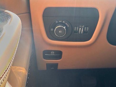 Used 2023 Jeep Grand Cherokee L Summit AWD/4WD image 29