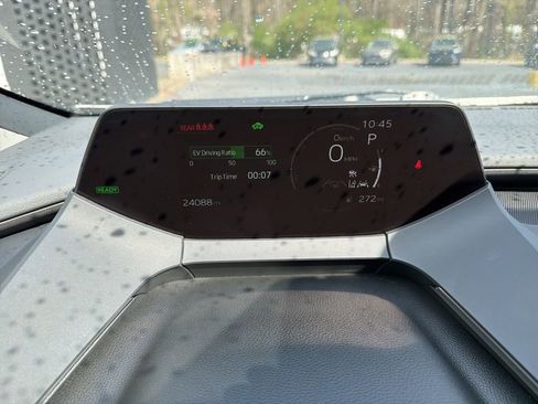 Used 2023 Toyota Prius XLE FWD image 45