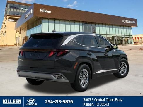 Used 2025 Hyundai Tucson SE image 5