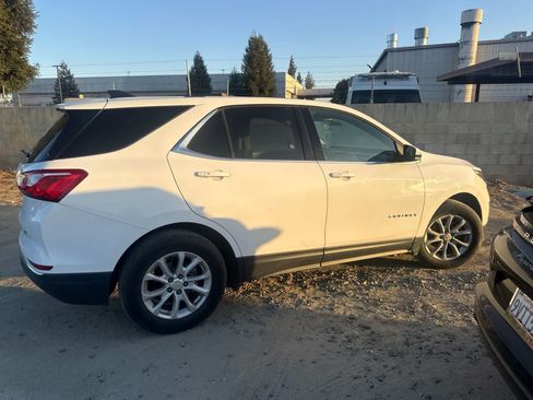 Used 2018 Chevrolet Equinox LT FWD image 4