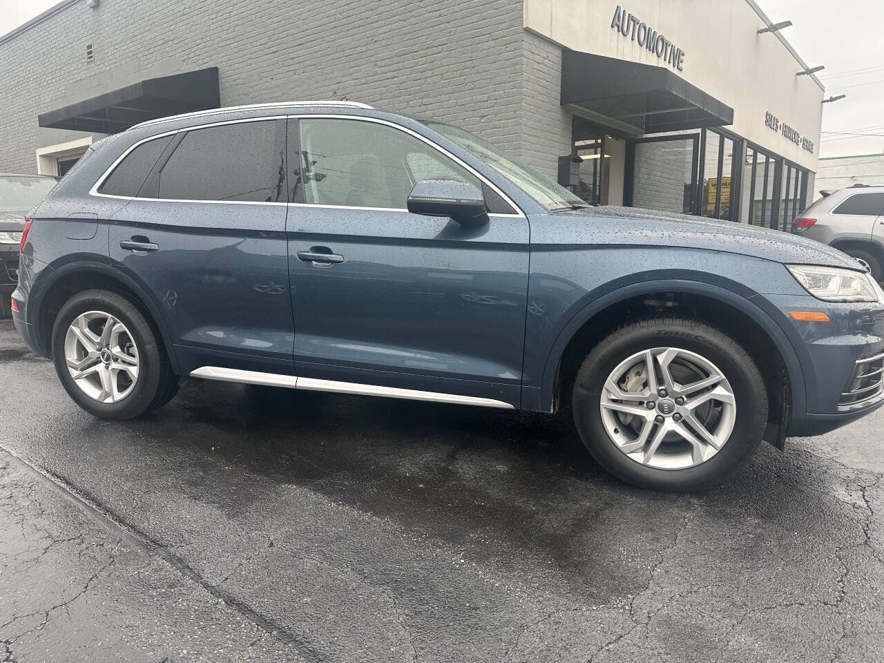 Used 2018 Audi Q5 2.0T Premium Plus w/ Premium Plus Package AWD/4WD image 8