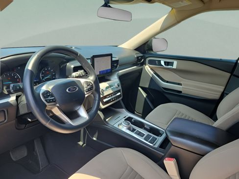 Used 2020 Ford Explorer XLT RWD image 16