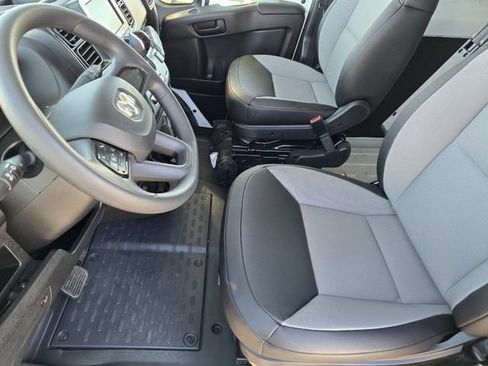 Used 2025 RAM ProMaster 2500 FWD image 13