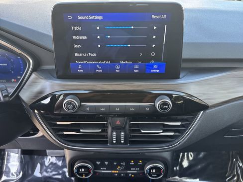 Certified 2020 Ford Escape Titanium image 22