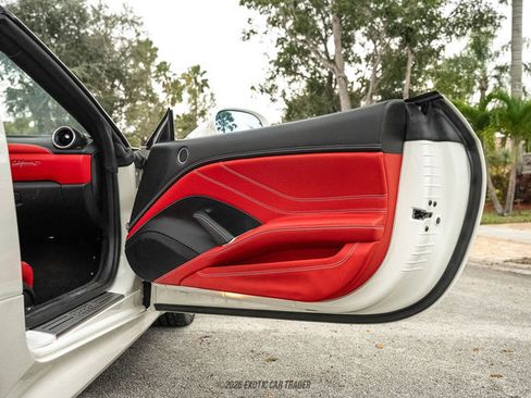 Used 2016 Ferrari California T image 43