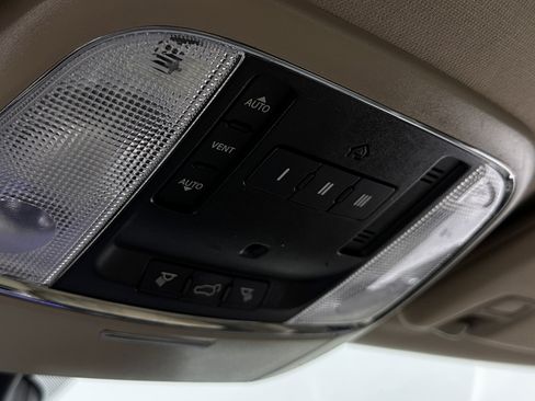 Used 2019 Jeep Grand Cherokee Limited image 26