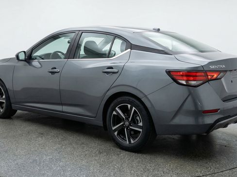Used 2025 Nissan Sentra SV image 6