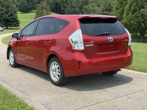 Used 2014 Toyota Prius V Three FWD image 5