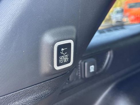 Used 2024 Jeep Grand Cherokee Laredo X w/ Luxury Tech Group I image 15