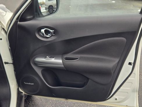 Used 2015 Nissan Juke SV w/ Technology Package image 4