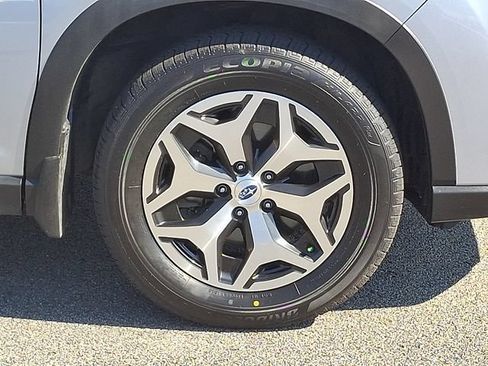 Certified 2023 Subaru Forester Premium AWD/4WD image 8