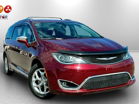 Used 2019 Chrysler Pacifica Limited image 11