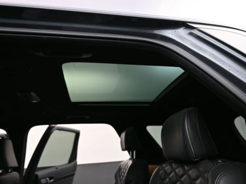 Used 2022 Hyundai Palisade Calligraphy image 11