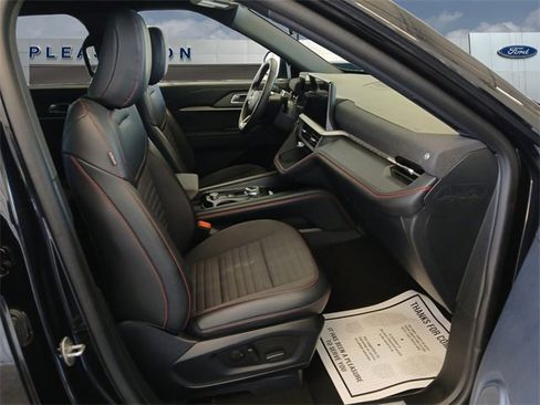 Used 2025 Ford Explorer ST-Line w/ ST-Line Street Pack image 15