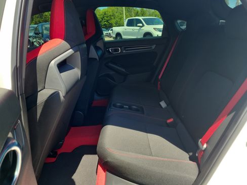Used 2023 Honda Civic Type R image 9