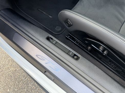 Certified 2024 Porsche 911 GT3 RWD image 15