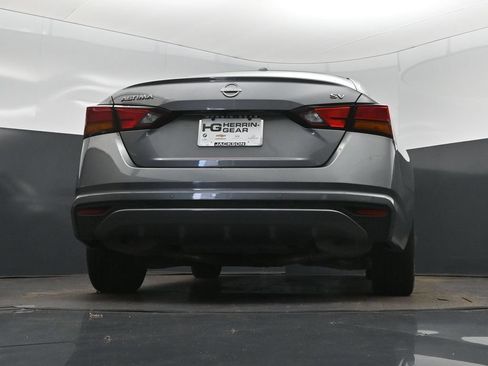 Used 2024 Nissan Altima 2.5 SV FWD image 41