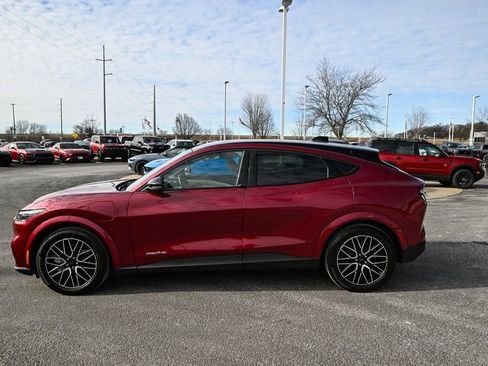 Certified 2025 Ford Mustang Mach-E Premium image 8