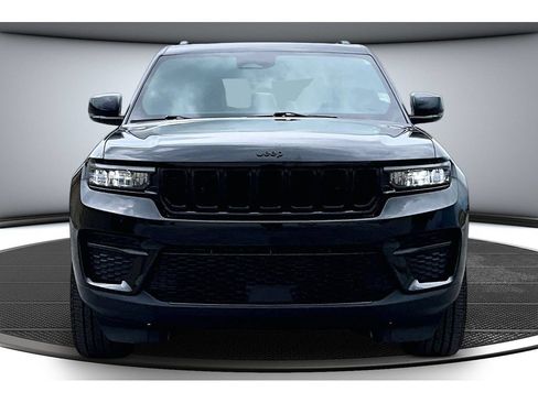 Certified 2023 Jeep Grand Cherokee Altitude AWD/4WD image 4