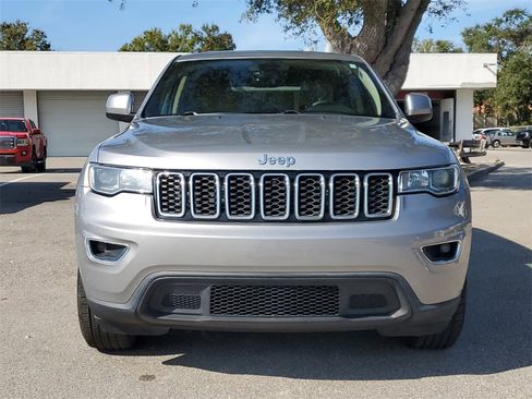 Used 2017 Jeep Grand Cherokee Laredo w/ Quick Order Package 2BE image 2