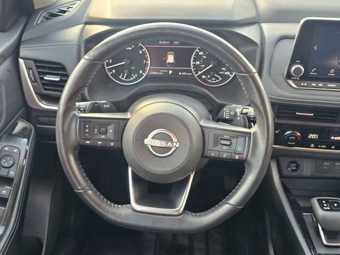 Used 2024 Nissan Rogue SV w/ SV Premium Package FWD image 16