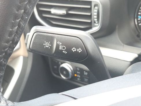 Used 2021 Ford Explorer XLT w/ Equipment Group 202A AWD/4WD image 41