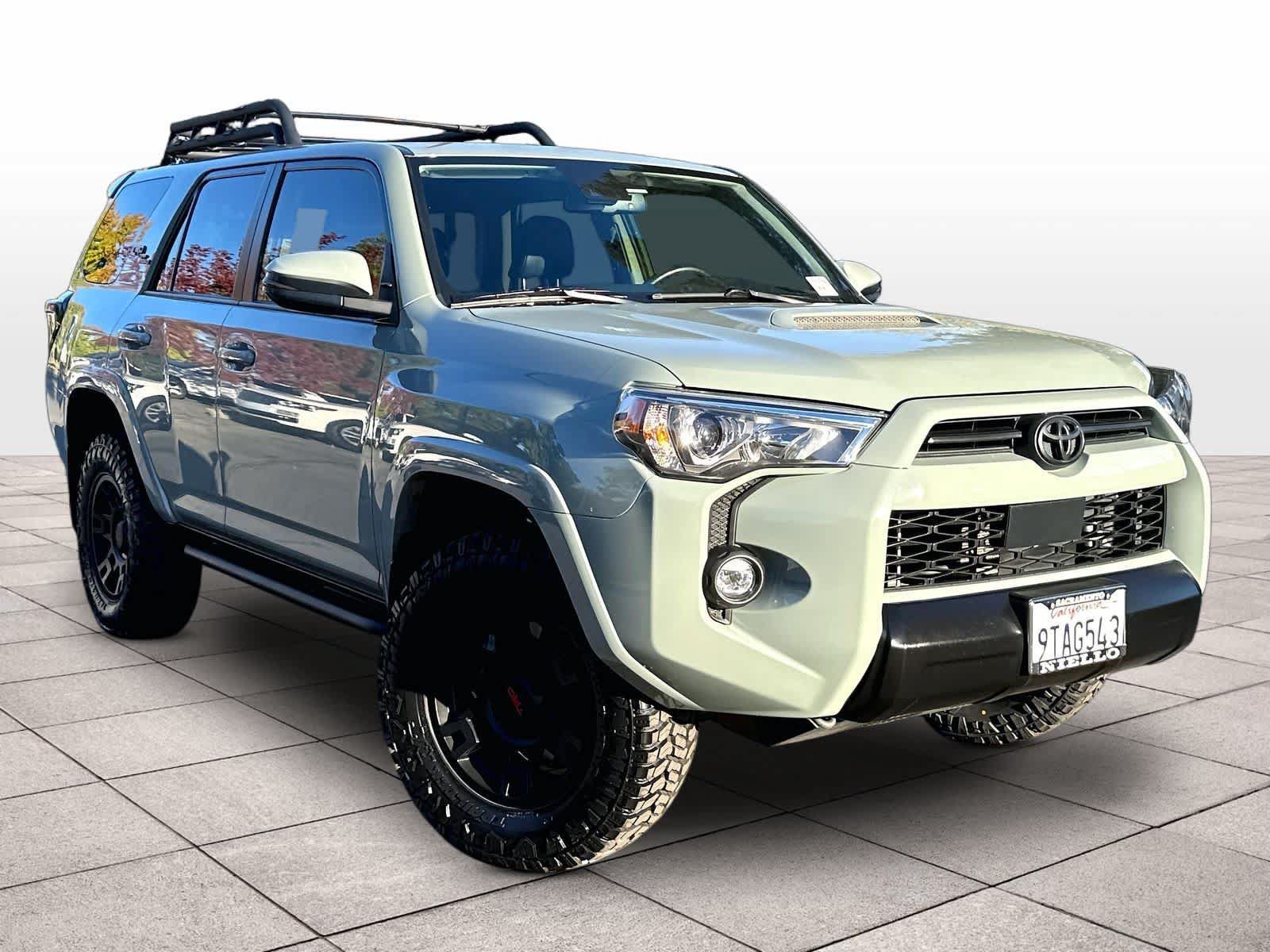 Used 2023 Toyota 4Runner TRD Off-Road Premium AWD/4WD image 2