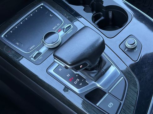 Used 2017 Audi Q7 3.0T Premium Plus image 25