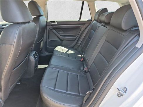 Used 2013 Volkswagen Jetta SE FWD image 17
