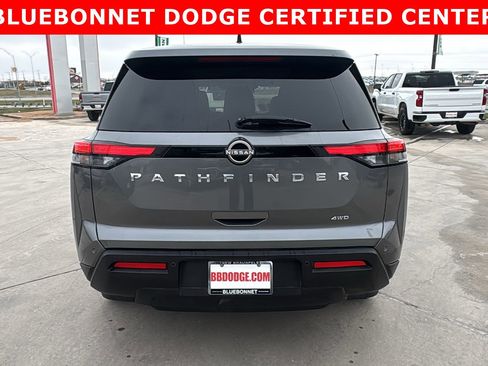 Used 2023 Nissan Pathfinder S image 6