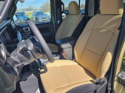 New 2026 Jeep Gladiator Sport image 18