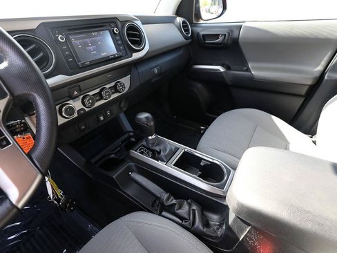 Used 2019 Toyota Tacoma SR5 AWD/4WD image 20