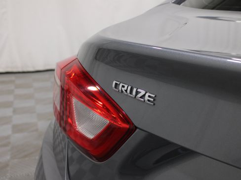 Used 2018 Chevrolet Cruze LT FWD image 26