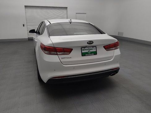 Used 2018 Kia Optima LX w/ 17" Alloy Wheels Package FWD image 6
