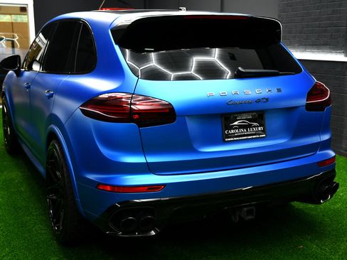 Used 2017 Porsche Cayenne GTS image 3