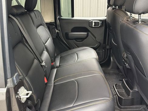 Used 2024 Jeep Wrangler Unlimited AWD/4WD image 36