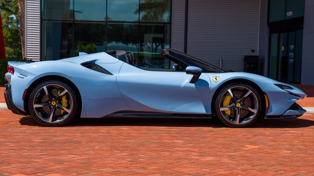 Used 2025 Ferrari SF90 Spider AWD/4WD image 10
