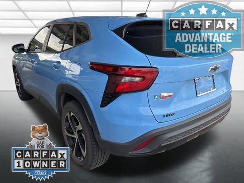 Used 2024 Chevrolet Trax RS w/ Sunroof Package image 5