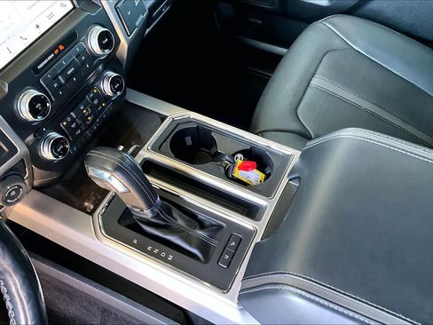 Used 2017 Ford F150 Platinum w/ Equipment Group 701A Luxury image 17