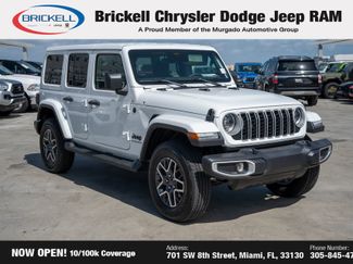 Used 2025 Jeep Wrangler Sahara video 3