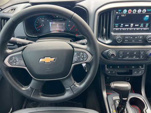Used 2018 Chevrolet Colorado Z71 AWD/4WD image 10
