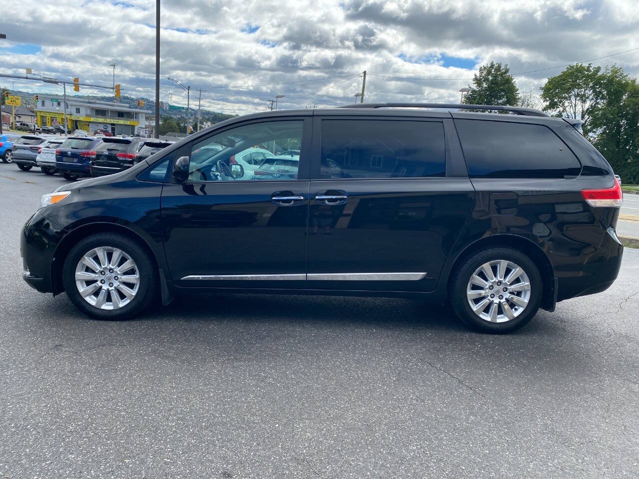 Used 2012 Toyota Sienna Limited w/ Premium Pkg AWD/4WD image 6