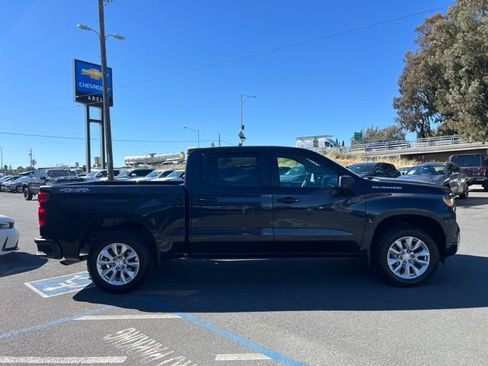 Used 2022 Chevrolet Silverado 1500 Custom AWD/4WD image 4
